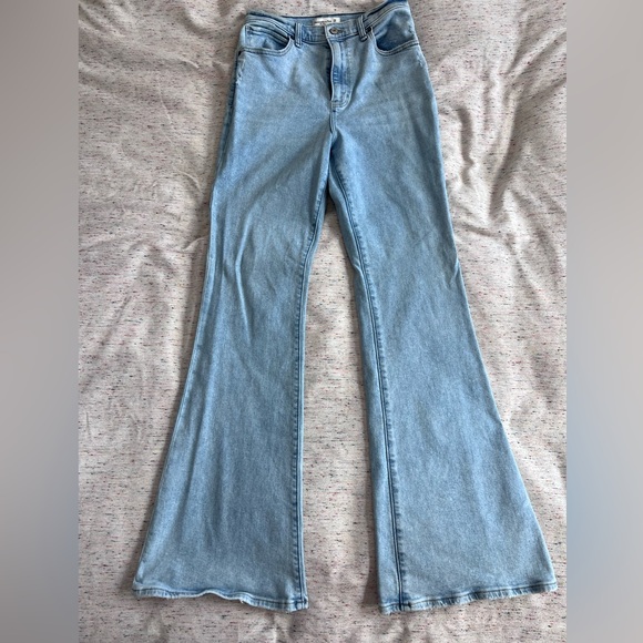 Abercrombie & Fitch Denim - Abercrombie & Fitch High-Rise Flare